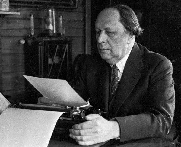 Фотоподборка: советский писатель и граф Алексей Николаевич Толстой