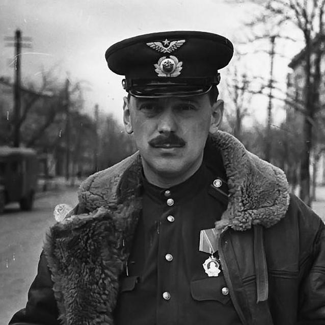 Фотоподборка: автор текстов гимнов СССР и гимна РФ Сергей Михалков