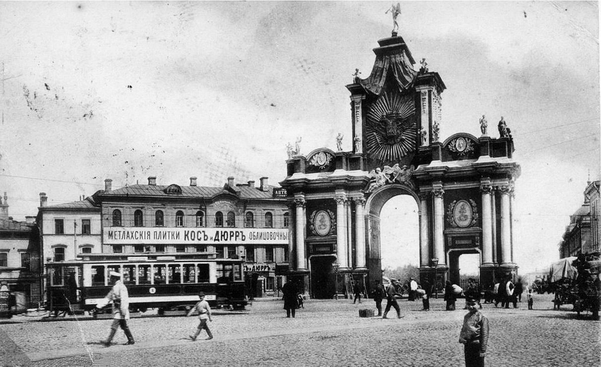 От ворот Петра I до Сталинской высотки — интересные факты о площади Красных ворот