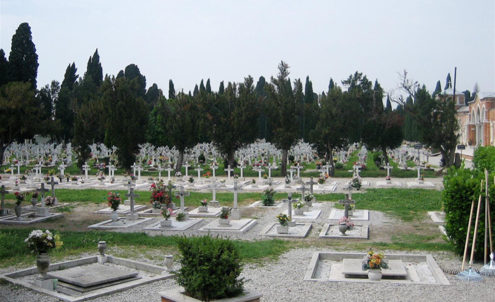 Вид на кладбище Сан-Микеле.