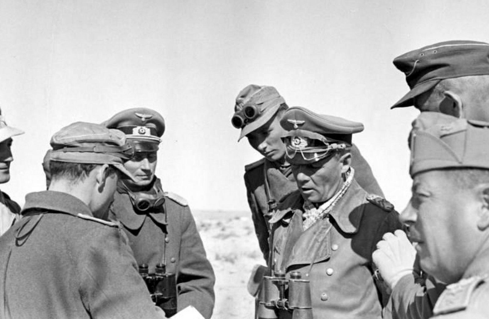 Генерал Роммель планирует новое наступление в 1942 году.
