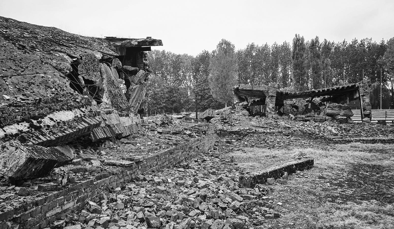 Развалины газовой камеры в концлагере Биркенау.