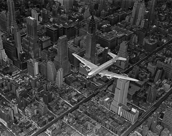 б4 DC-4 над Манхеттеном 1939.jpg