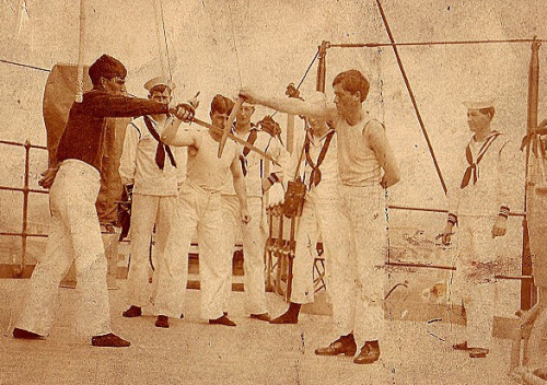 Фото 4. Уроки фехтования абордажнои саблеи американских моряков (1900 год)..jpg