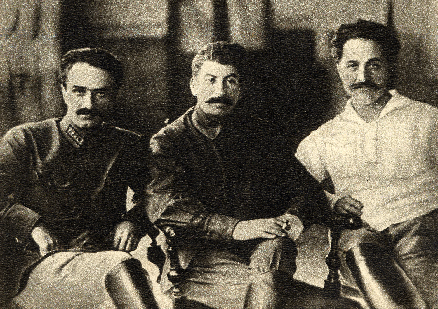 Ordzhonikidze,_Stalin_and_Mikoyan,_1925.jpg