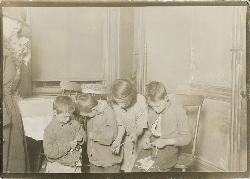 800px-Child_Labor_in_New_Jersey_United_States_1923.jpg