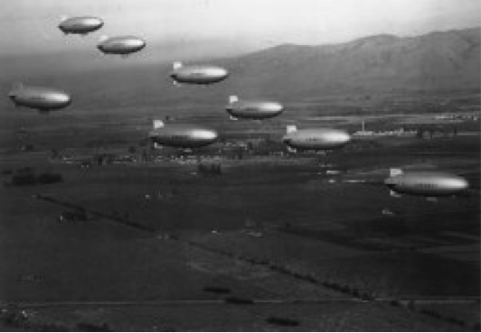 Blimps flying over Moffett Field during World War II..png