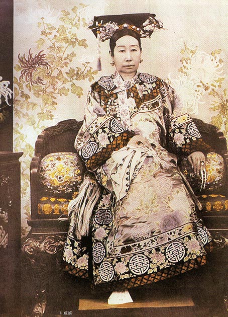 Императрица Цы Си, 1890 год.jpg