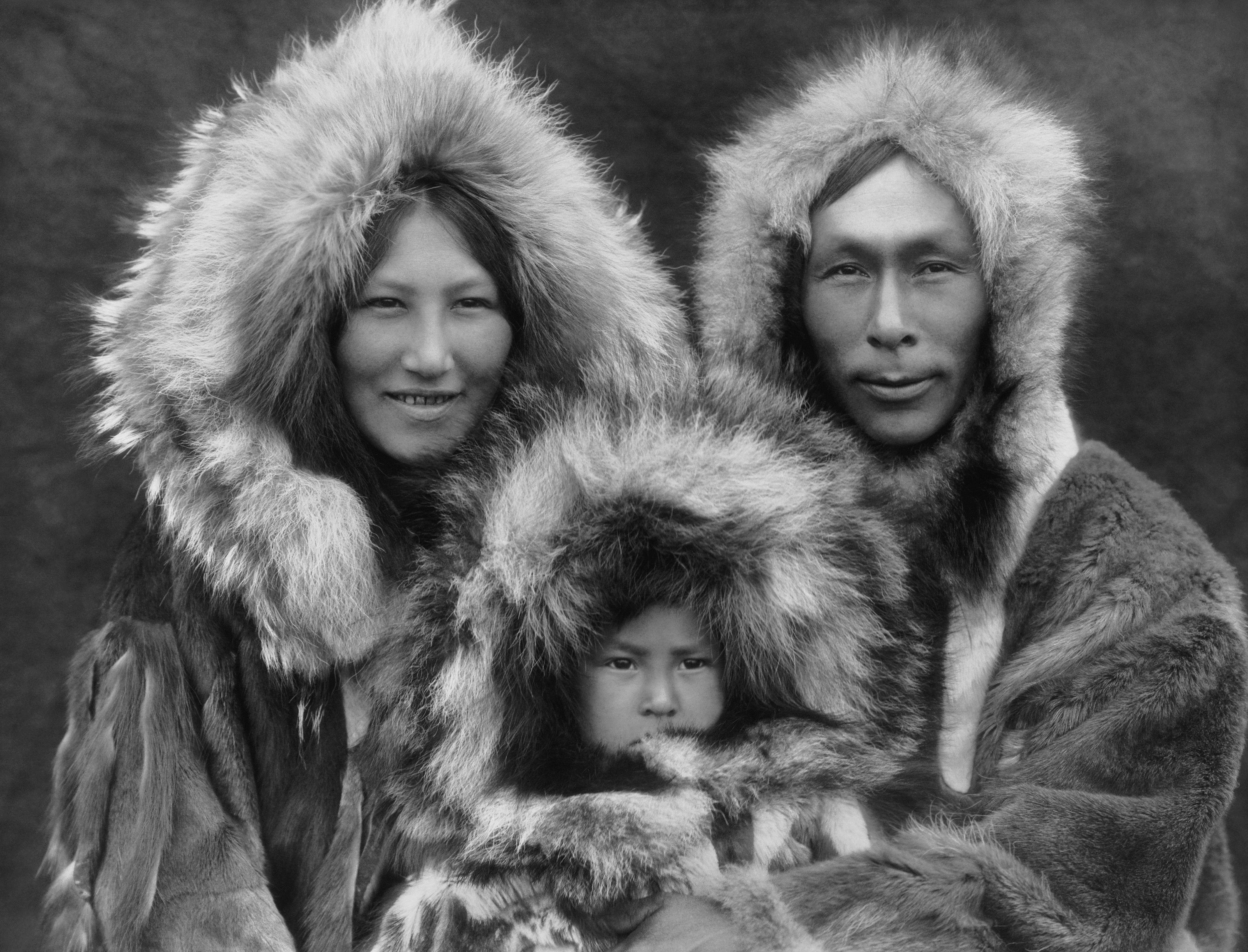 20130303020247!Inupiat_Family_from_Noatak,_Alaska,_1929,_Edward_S._Curtis_(restored).jpg