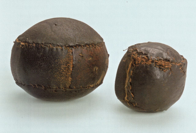 В Новгороде нашли мячи XII века