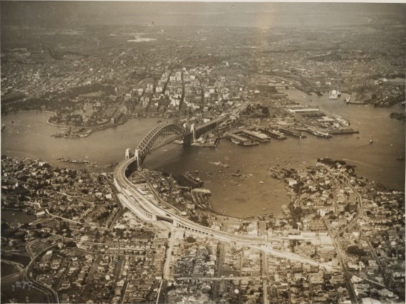Sydney Harbour in 1932.jpg