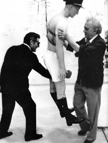 18 Marcello Mastroianni and Federico Fellini on the set of La Citta Delle Donne photographed by Tazio Secchiaroli 1980.jpg
