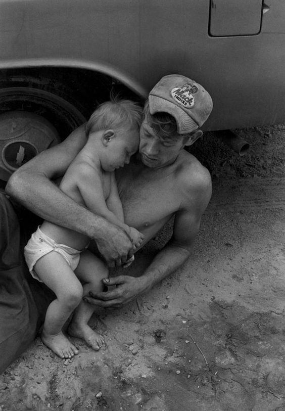 the suffering in the face of adversity in migrant mother a photograph by dorothea lange the suffering in the face of adversity in migrant mother a photograph by dorothea lange