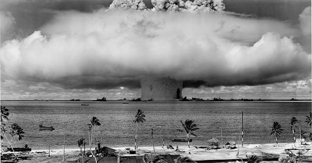 Ядерные испытания на атолле Бикини (1946 год)..jpg