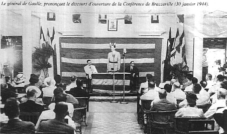 Шарль де Голль открывает Браззавильскую конференцию, 1944.jpg