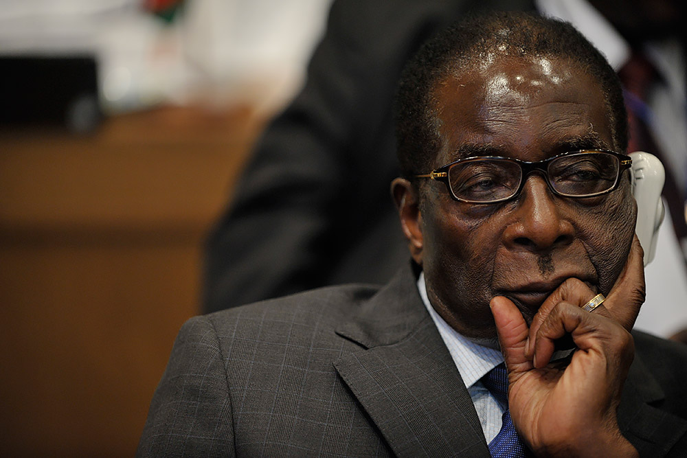 Robert_Mugabe__12th_AU_Summit__090202-N-0506A-411-pic4_zoom-1000x1000-88506.jpg
