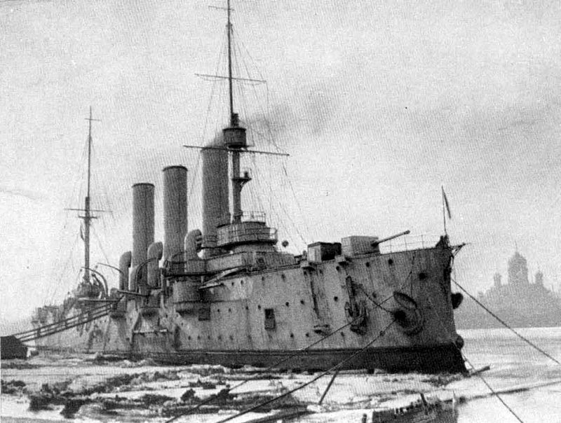 Крейсер «Аврора» у Франко-русского завода, 1917 год.jpg Крейсер «Аврора» у Франко-русского завода, 1917 год.jpg