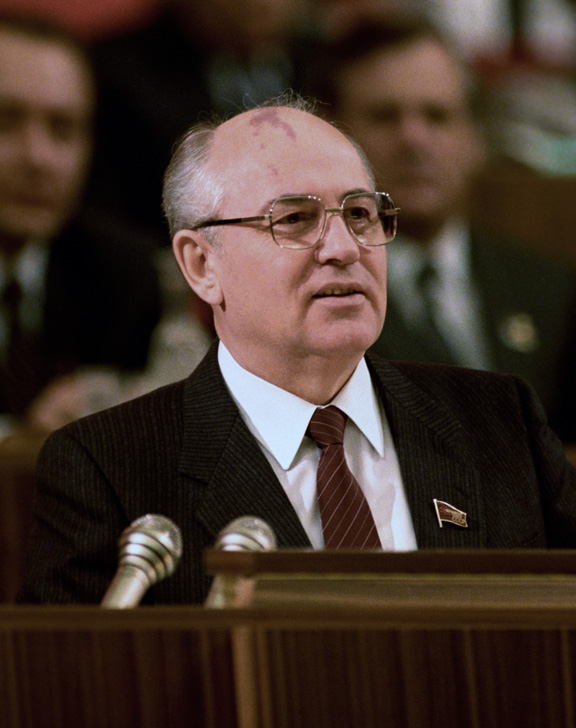 RIAN_archive_850809_General_Secretary_of_the_CPSU_CC_M._Gorbachev_(crop).jpg