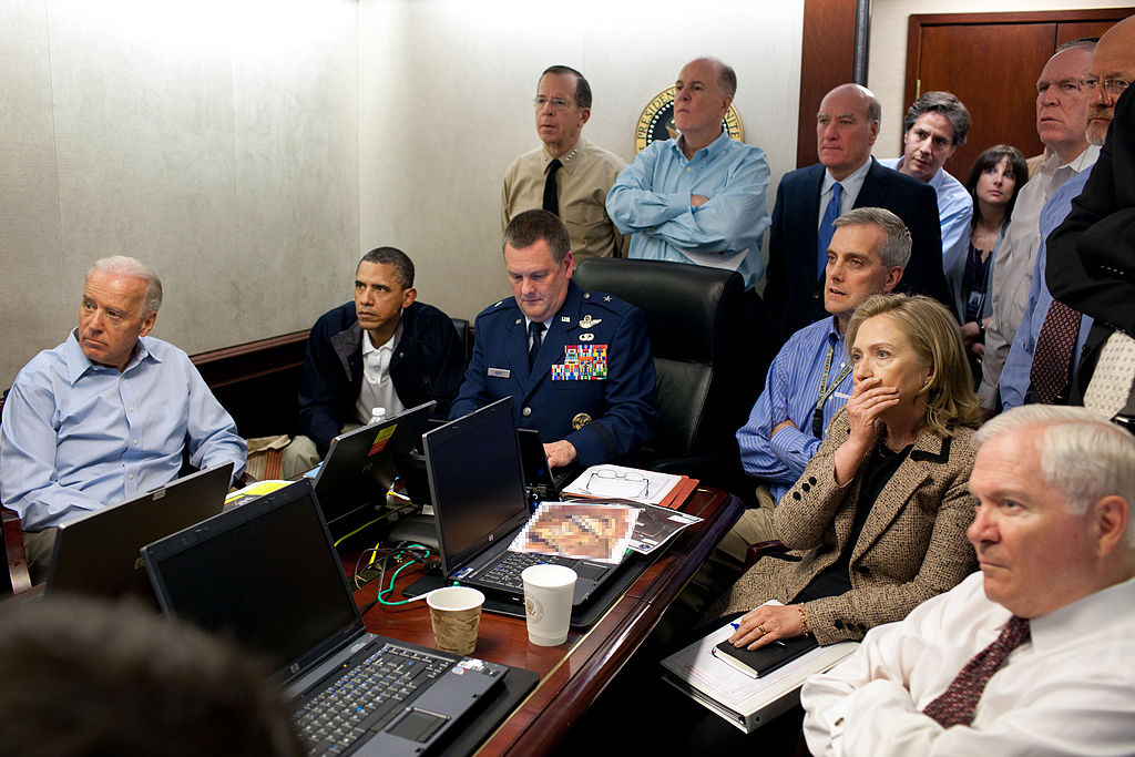 Кабинет США наблюдает за ликвидацией бен Ладена в прямом эфире.jpg