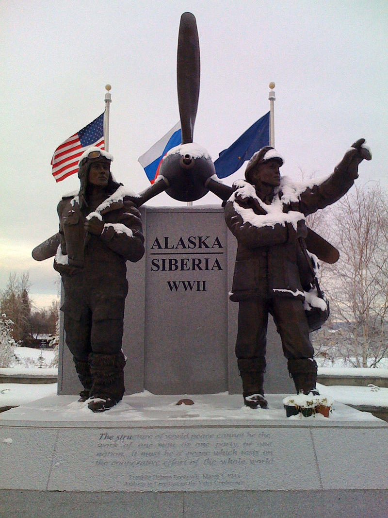 Фото 23. Памятный монумент в Фэрбанксе (Аляска).jpg