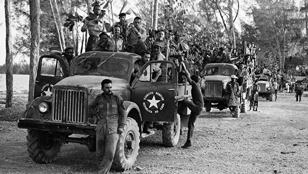 14_Отряд кубинскои милиции в раионе высадки американских военных в заливе Кочинос Куба. Апрель 1961.jpg