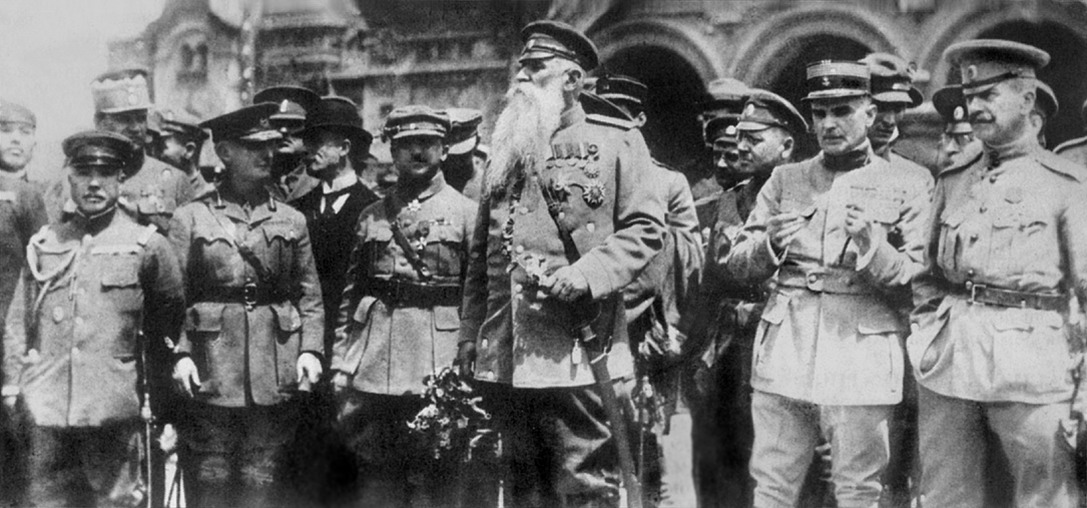 Офицеры интервентов во Владивостоке, 1918 г.jpg