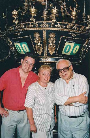 Владимир Ворошилов с женой Наталией и приемным сыном Борисом.jpg