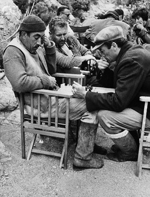 19 Anthony Quinn Sir Anthony Quayle and Gregory Peck on the set of The Guns of Navarone of J. Lee Thompson..jpg