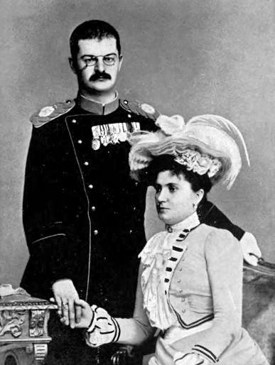 Король Александр I и королева Драга. Около 1900 года.jpg