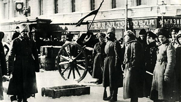 23 Баррикады на Литейном проспекте 1917.jpg