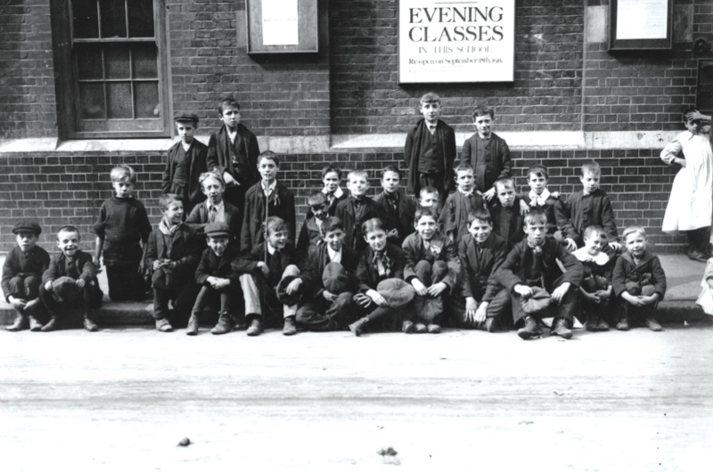 Британские школьники, 1911 год.jpg