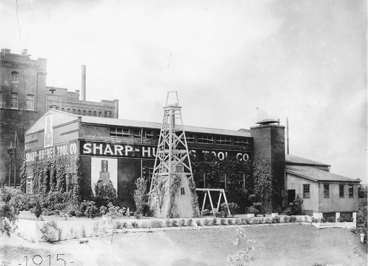 Sharp-Hughes_Tool_Company,_1915.jpg