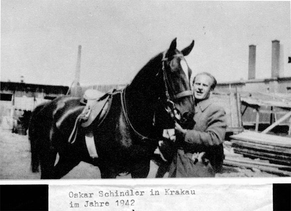 Оскар Шиндлер в Кракове, 1942 год.jpg