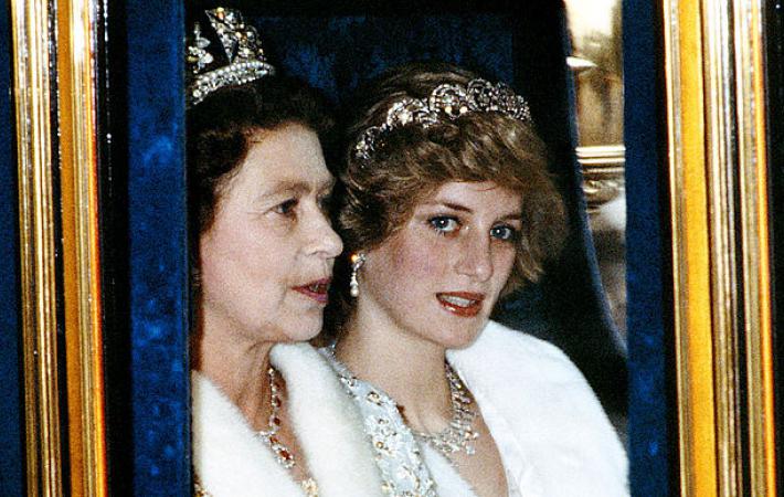 Елизавета II и Диана.jpg