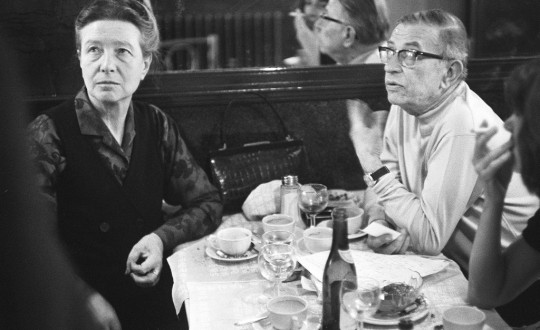 Жан-Поль Сартр и Симона де Бовуар в Café de Flore.jpg