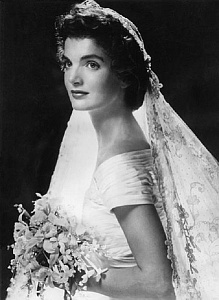 Жаклин Кеннеди (вышла замуж второй раз в 1968-м году)