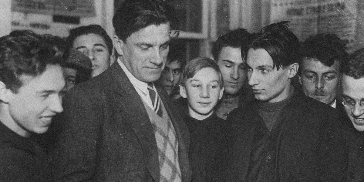 Владимир Маяковский: главный бунтарь русской литературы