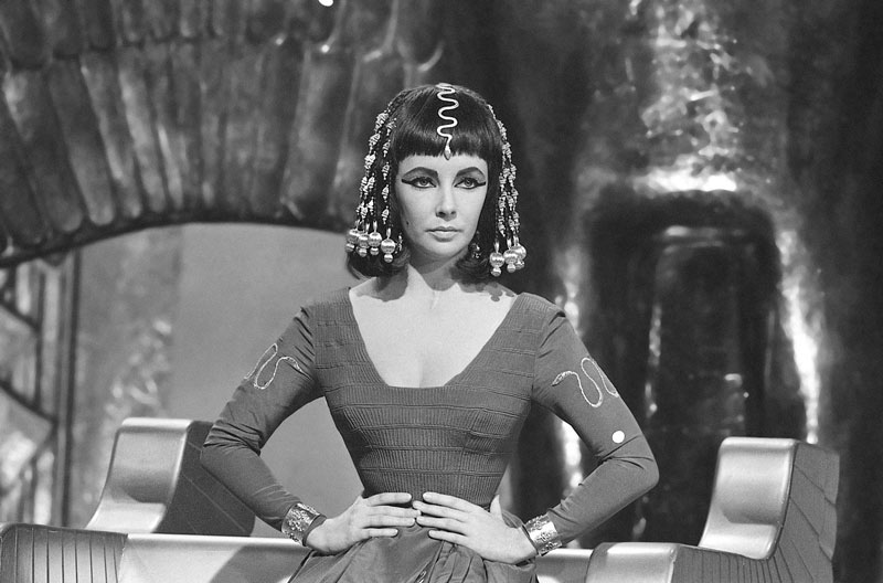 Элизабет Тейлор в роли Клеопатры, 1963.