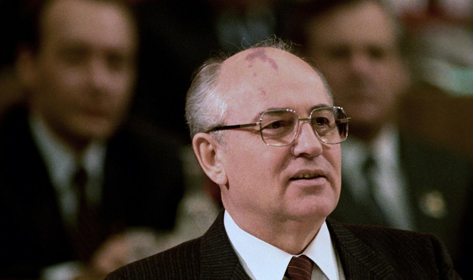Михаил Горбачев.
