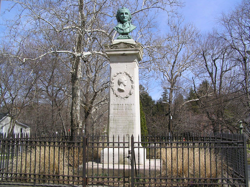 Памятник Томасу Пейну.