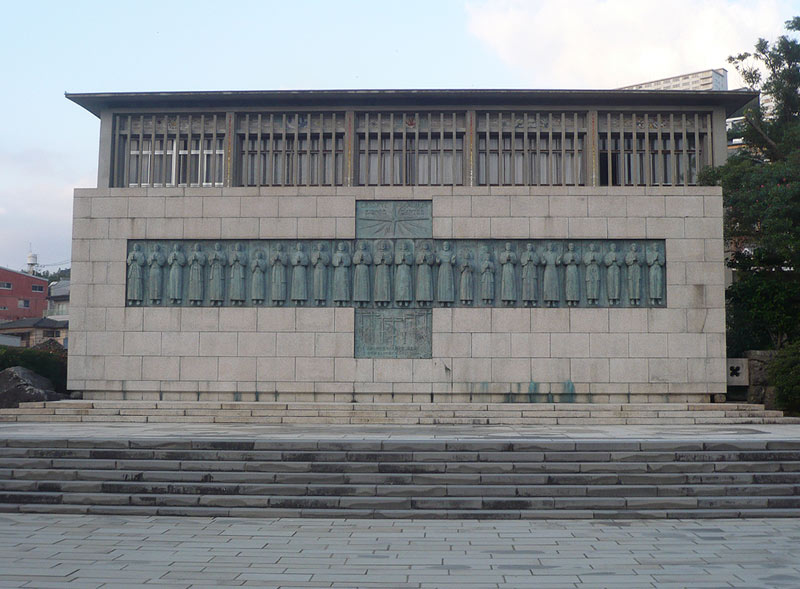 Памятник на месте казни мучеников.