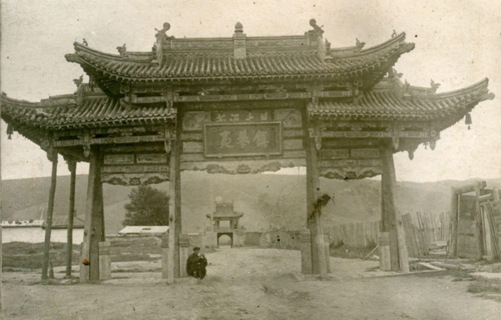 Буддийский храм в Монголии в 1930-е.