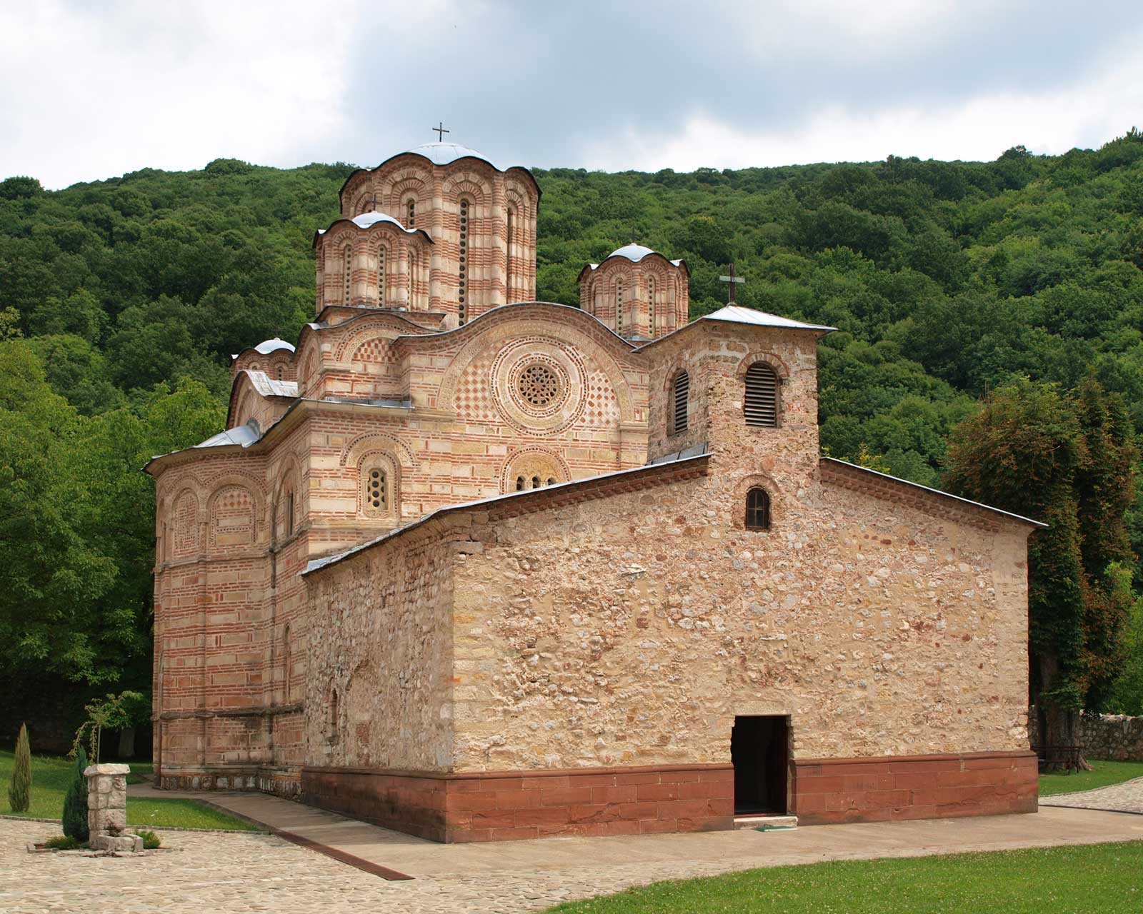 Церковь в Раванице, где покоится тело князя Лазаря.