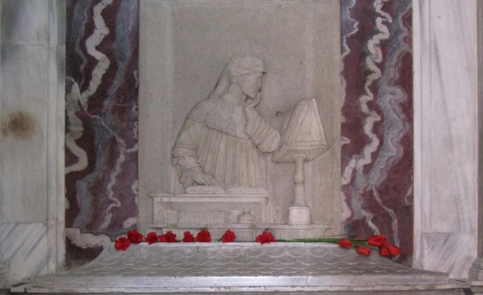 «Новая» могила Данте в Равенне.