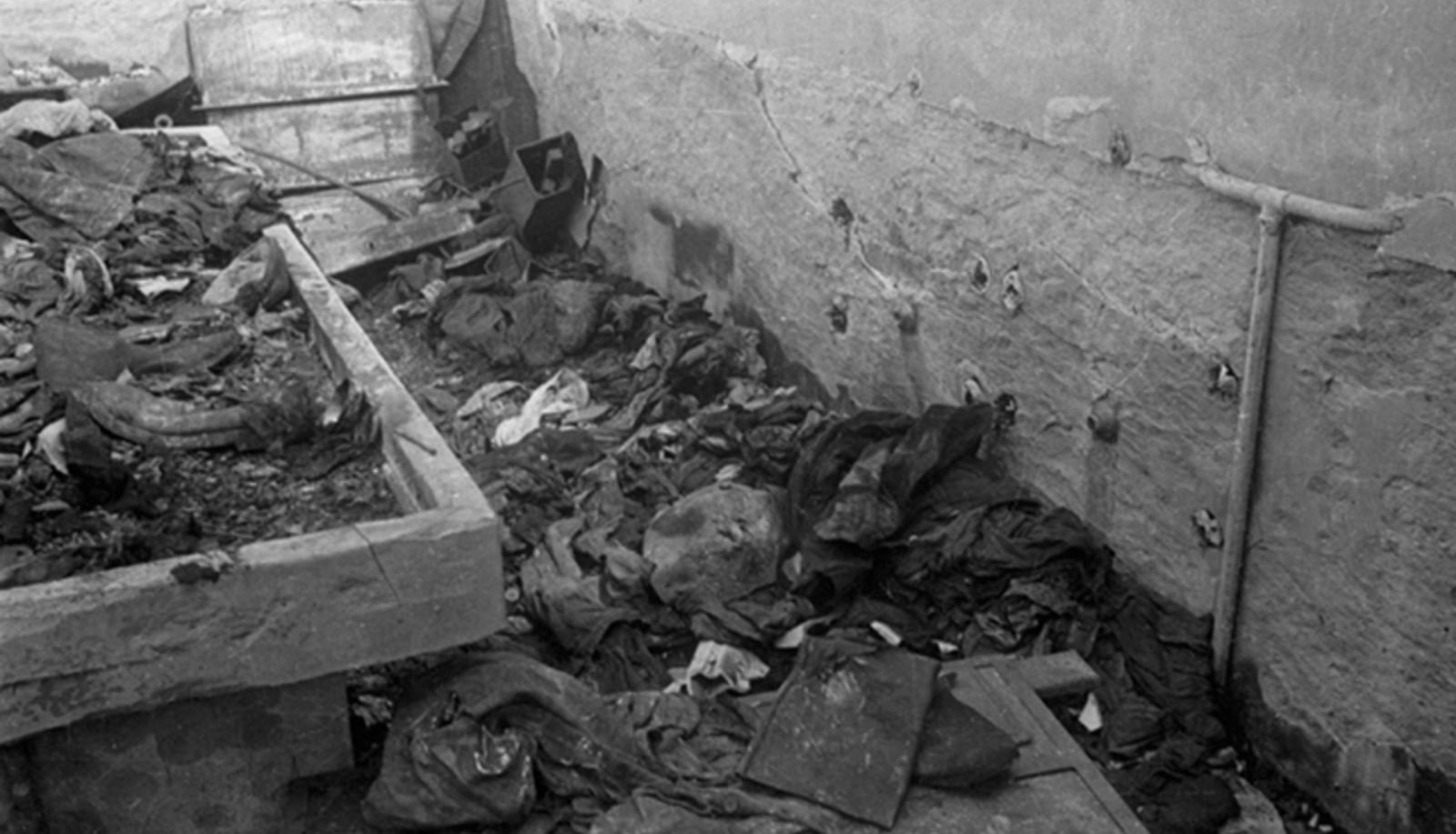 Разрушенная газовая камера, где уничтожали заключенных.