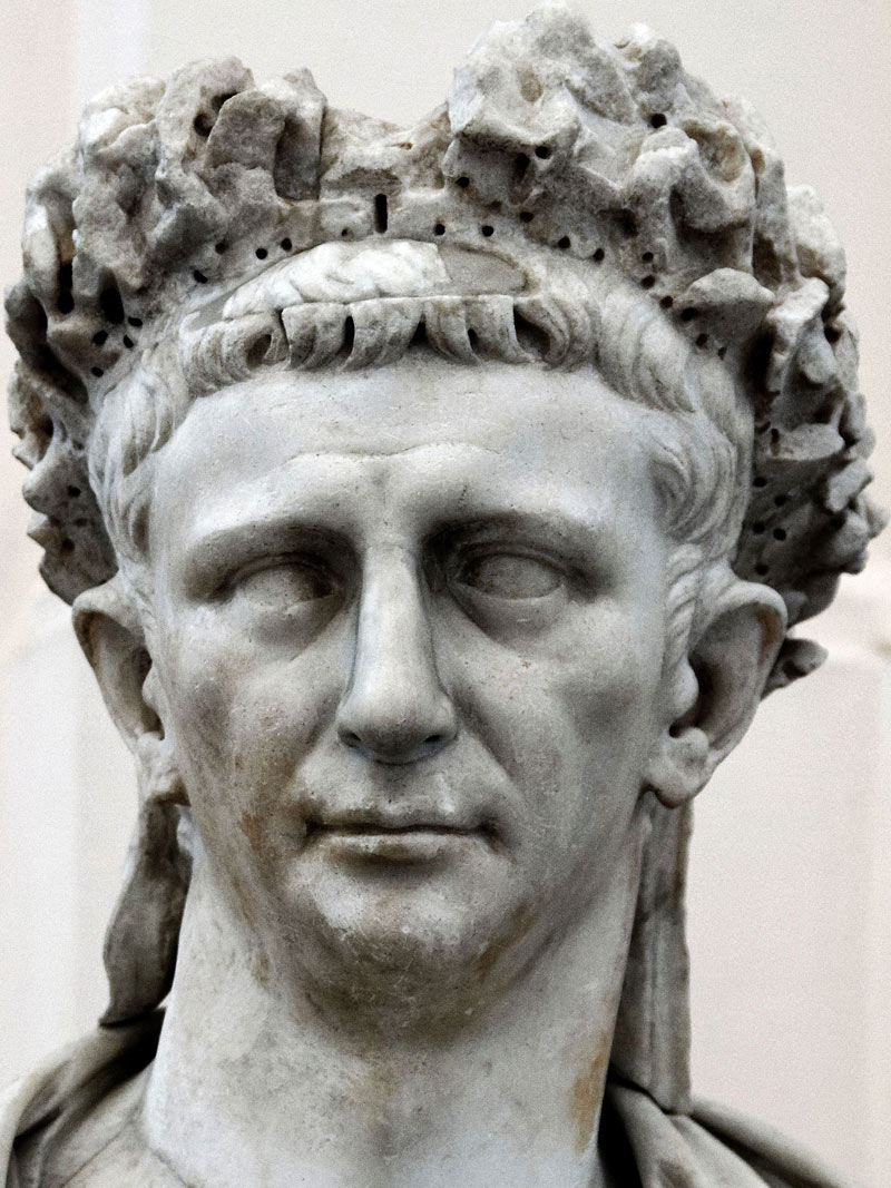 Бюст императора Клавдия.