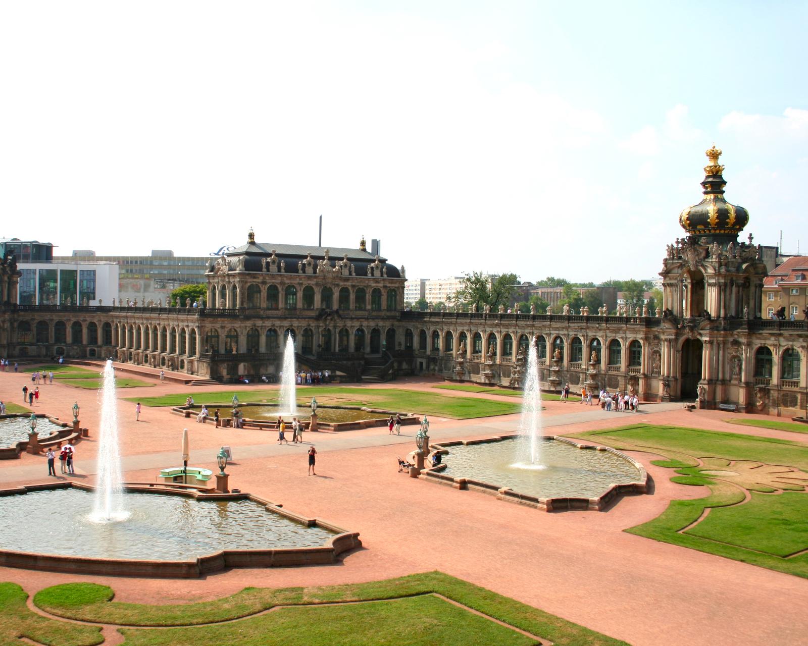 Дворец Цвингер в Дрездене. 