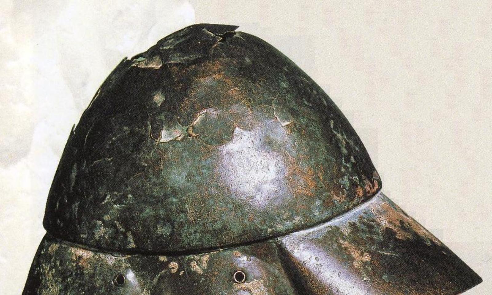 Беотийских шлем македонского гетайра, найденный в реке Тигр.