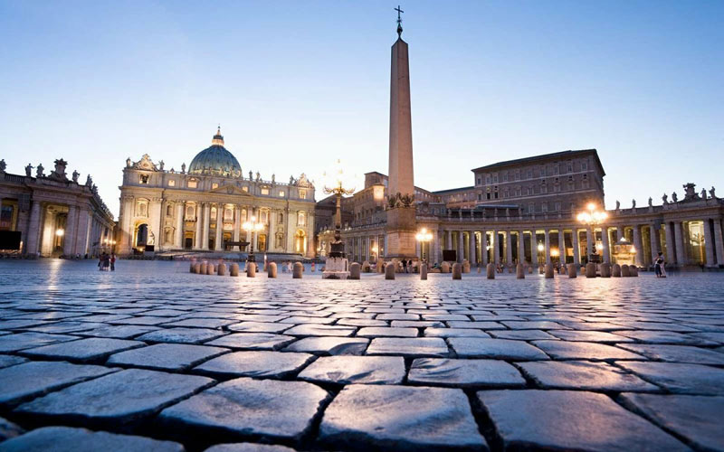 Площадь Святого Петра в Ватикане.