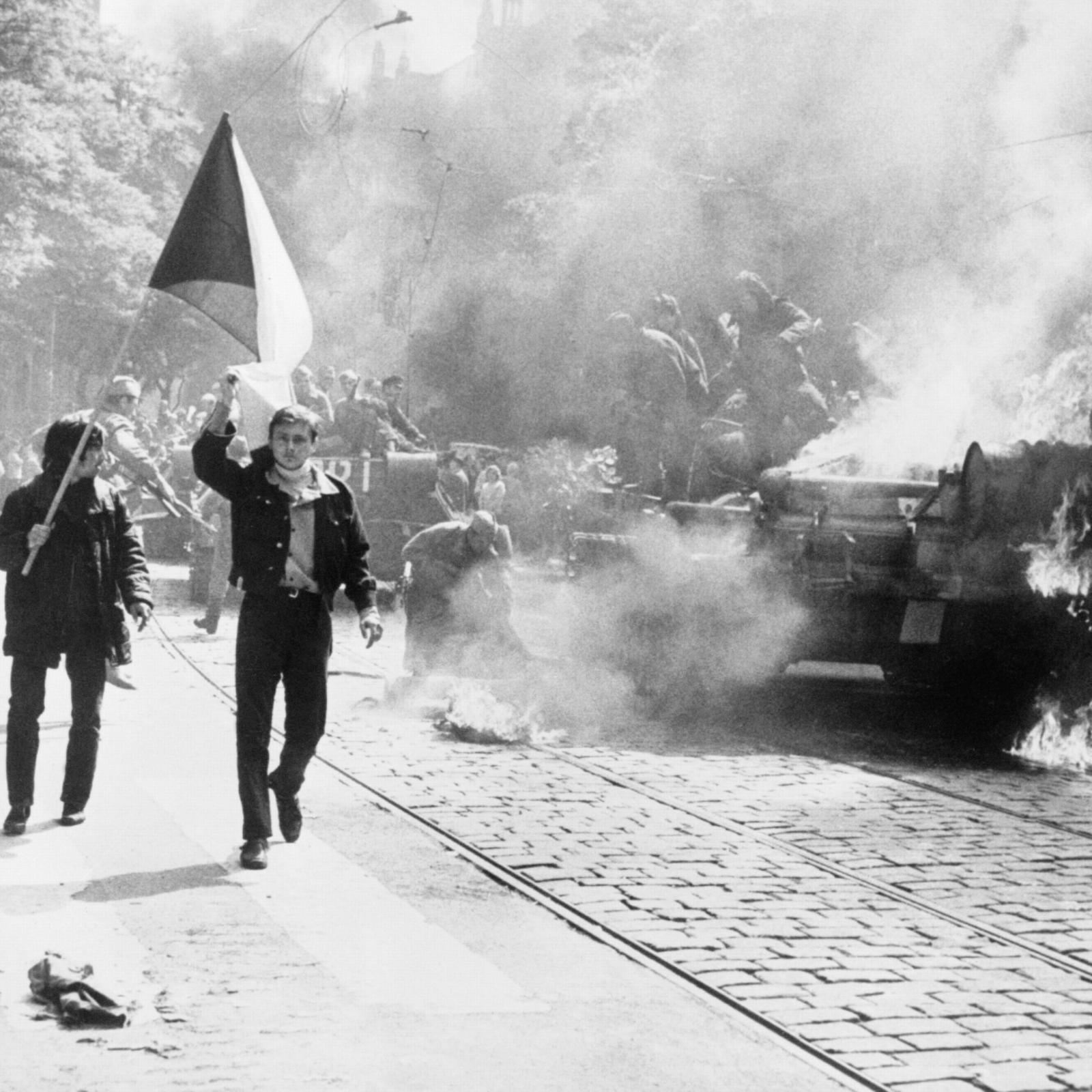 Демонстрация против оккупации. Прага, 1968 год.